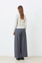 Cargar imagen en el visor de la galería, Pantalón ancho con cordón GRIS