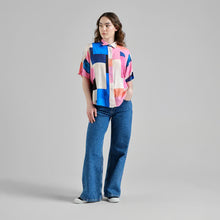 Cargar imagen en el visor de la galería, Camisa manga corta Abstract Block Multicolor