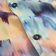 Cargar imagen en el visor de la galería, CAMISA MANGA CORTA MULTICOLOR