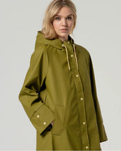 Cargar imagen en el visor de la galería, parka-impermeable-mujer-verde-oliva-capucha-chubasquero-largo-arbol-shop