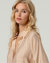 Cargar imagen en el visor de la galería, Camisa larga BEIGE