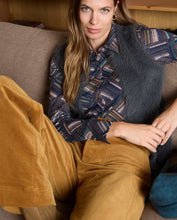 Cargar imagen en el visor de la galería, pantalon-pana-suave-mujer-ancho-color-mostaza-arbol-shop