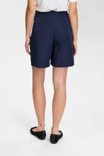 Cargar imagen en el visor de la galería, Pantalón corto con pinzas AZUL