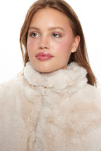 Cargar imagen en el visor de la galería, Chaqueta pelo suave GRIS