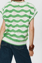 Cargar imagen en el visor de la galería, Chaleco con ondas en relieve VERDE