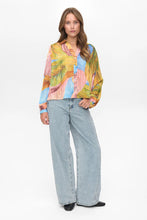 Cargar imagen en el visor de la galería, camisa-chifon-plisado-mujer-negro-transparencias-estilo-elegante-arbol-shop