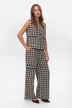 Cargar imagen en el visor de la galería, Chaleco a cuadros NEGRO