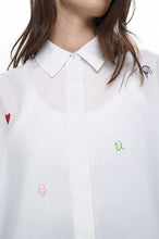 Load image into Gallery viewer, camisa-oversize-mujer-blanco-detalles-bordados-algodon-arbol-
