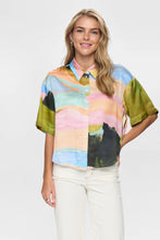 Cargar imagen en el visor de la galería, camisa-satinada-manga-corta-mujer-estampado-paisaje-abstracto-arbol-shop