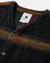 Cargar imagen en el visor de la galería, Sobrecamisa cuello en V VERDE