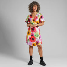 Cargar imagen en el visor de la galería, Vestido cruzado flores MULTICOLOR