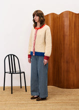 Cargar imagen en el visor de la galería, Cárdigan rizado BEIGE