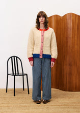 Cargar imagen en el visor de la galería, cardigan-punto-rizado-mujer-crema-multicolor-textura-boucle-botones-arbol-shop