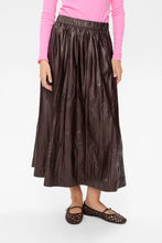 Cargar imagen en el visor de la galería, falda-midi-metalizada-chocolate-brillo-volumen-bolsillos-arbol-shop