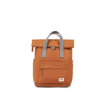 Cargar imagen en el visor de la galería, Mochila roll top mediana Marrón