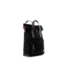 Cargar imagen en el visor de la galería, Mochila roll top Negra