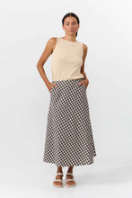 Cargar imagen en el visor de la galería, falda-midi-mujer-sostenible-cuadros-vichy-azul-marino-suite13-arbol-shop