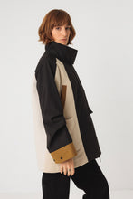 Cargar imagen en el visor de la galería, Abrigo corte amplio BEIGE