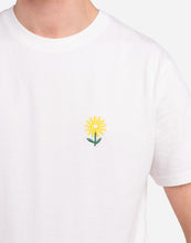 Load image into Gallery viewer, Camiseta con detalle bordado BLANCO
