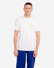 Load image into Gallery viewer, camiseta-hombre-blanco-roto-algodon-organico-bolsillo-pecho-ilustracion-bordada-portugal-arbol-shop