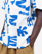 Cargar imagen en el visor de la galería, Camisa estampado artístico BLANCO