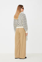 Load image into Gallery viewer, Jersey de rayas caladas BLANCO

