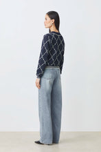 Cargar imagen en el visor de la galería, Polo tejido con diseño geométrico AZUL
