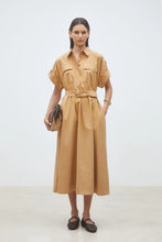 Load image into Gallery viewer, vestido-midi-mujer-manga-corta-cinturon-bolsillos-color-arena-arbol-shop
