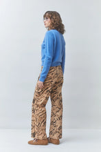 Load image into Gallery viewer, Pantalón vaquero animal print Beige
