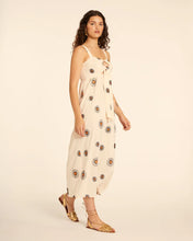 Load image into Gallery viewer, Vestido largo bordado Margarita
