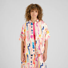 Cargar imagen en el visor de la galería, Camisa estampada MULTICOLOR
