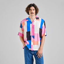 Cargar imagen en el visor de la galería, Camisa manga corta Abstract Block  Multicolor
