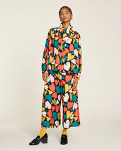 Cargar imagen en el visor de la galería, Blusa con lazada ESTAMPADA
