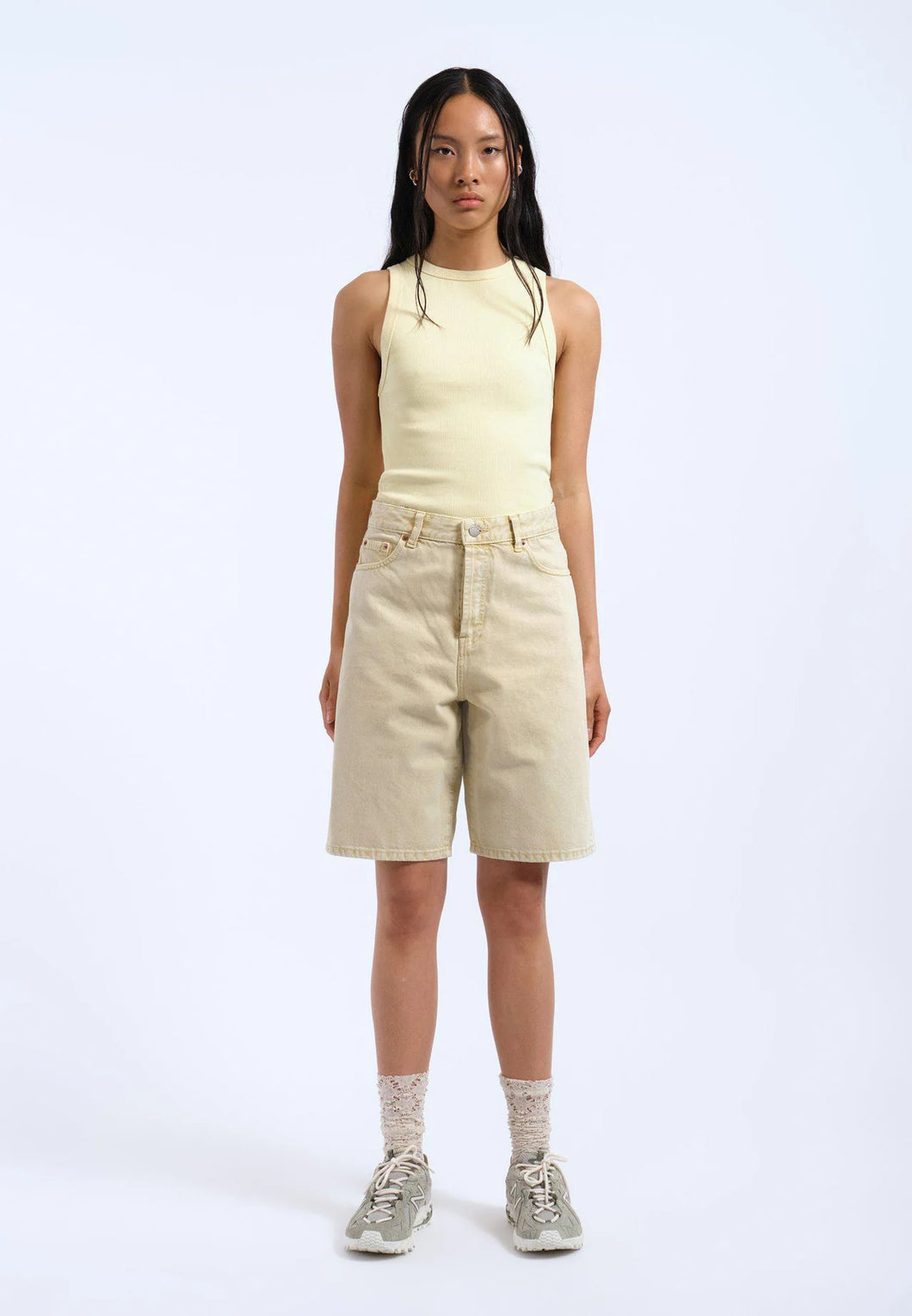 Pantalón corto vaquero AMARILLO