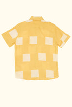 Cargar imagen en el visor de la galería, Camisa estampada a mano AMARILLO
