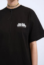 Cargar imagen en el visor de la galería, Camiseta corte americano NEGRO

