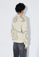 Load image into Gallery viewer, jersey-jacquard-algodon-hombre-mujer-ecru-diseno-grafico-abstracto-dr-denim-arbol-shop
