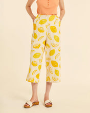 Cargar imagen en el visor de la galería, Pantalón crop limón Amarillo

