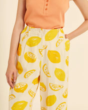 Cargar imagen en el visor de la galería, Pantalón crop limón Amarillo
