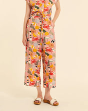 Load image into Gallery viewer, Pantalón crop estampado Rosa
