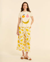 Cargar imagen en el visor de la galería, Camiseta con serigrafía fruits beige
