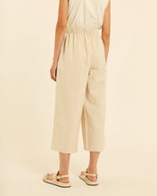 Load image into Gallery viewer, Pantalón Culote con cintura elástica Crema
