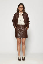 Cargar imagen en el visor de la galería, Chaqueta efecto piel BURDEOS
