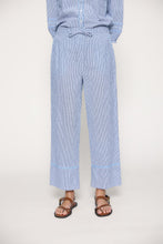 Load image into Gallery viewer, Pantalón de rayas bordado Azul claro
