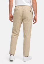 Load image into Gallery viewer, Pantalón micro pana regular beige
