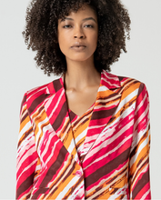 Load image into Gallery viewer, Blazer satinada cruzada FUCSIA
