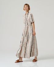 Load image into Gallery viewer, Vestido camisero de manga corta rayas Beige
