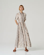 Load image into Gallery viewer, Vestido camisero de manga corta rayas Beige
