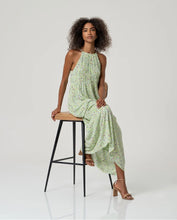 Load image into Gallery viewer, Vestido Maxi de Tirantes Finos y Cuello Fruncido VERDE
