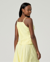 Cargar imagen en el visor de la galería, top-de-tirantes-mujer-entallado-limon-botones-escote-cuadrado-arbol-shop
